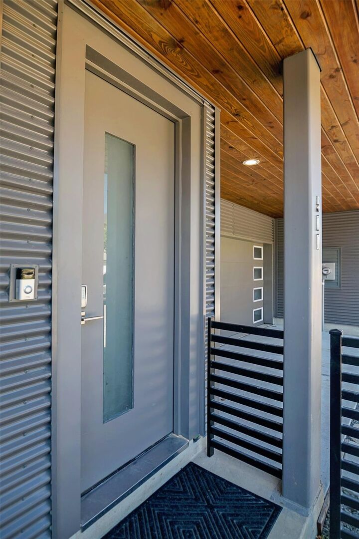 Property Photo:  511 Memorial Heights Drive  TX 77007