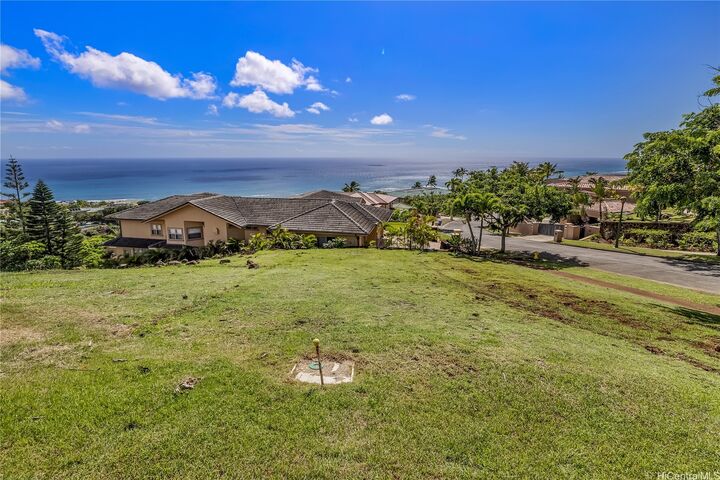 549 Moaniala Street  Honolulu HI 96821 photo