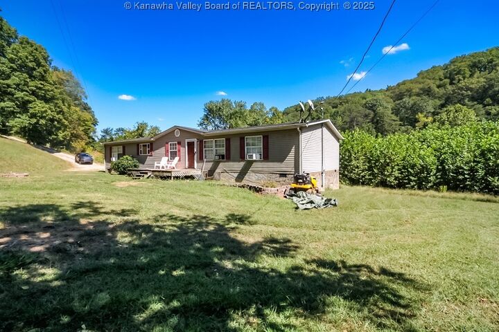 Property Photo: 413 Lyman Lane WV 25560