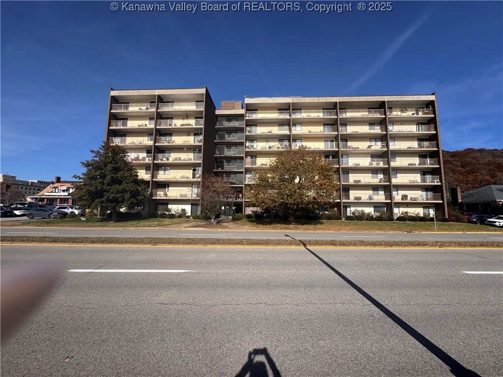 Property Photo:  2106 Kanawha Boulevard E 507  WV 25311 