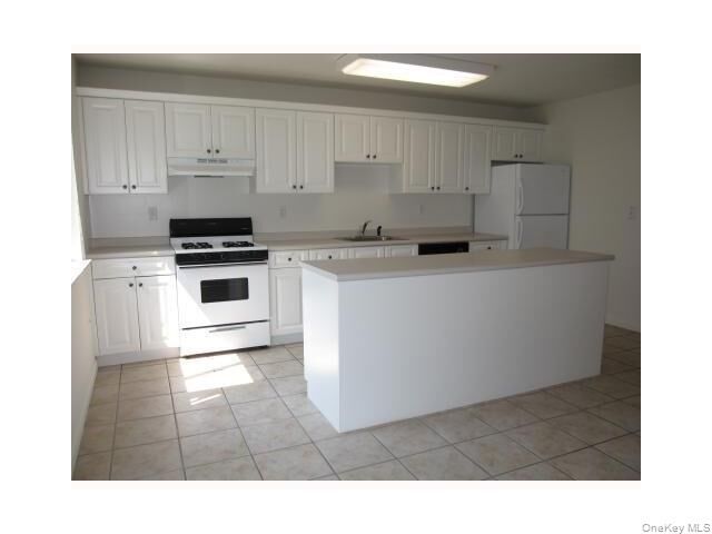 Property Photo:  25 College Avenue 607  NY 10954 