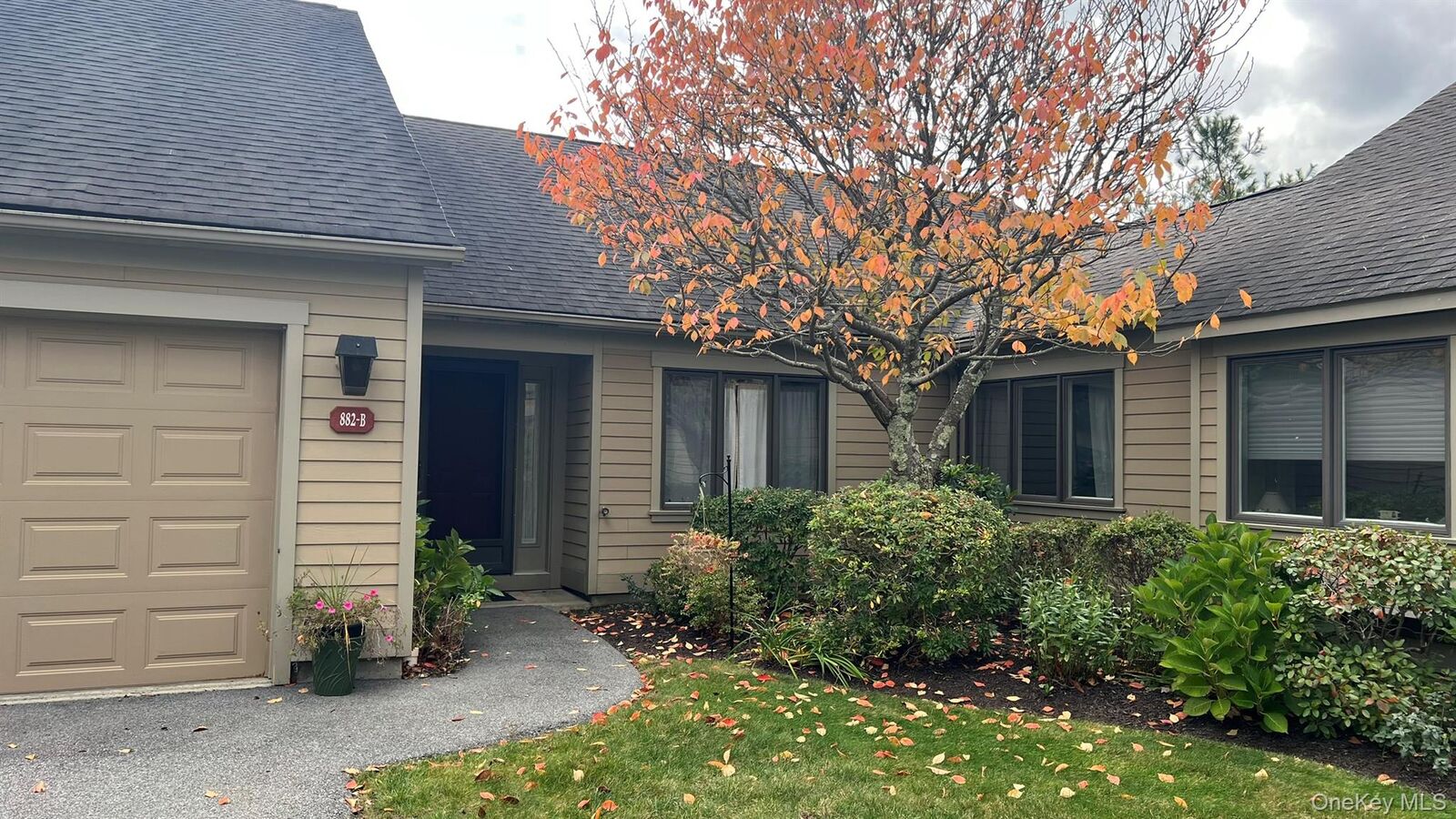 Property Photo:  882 Heritage Hills B  NY 10589