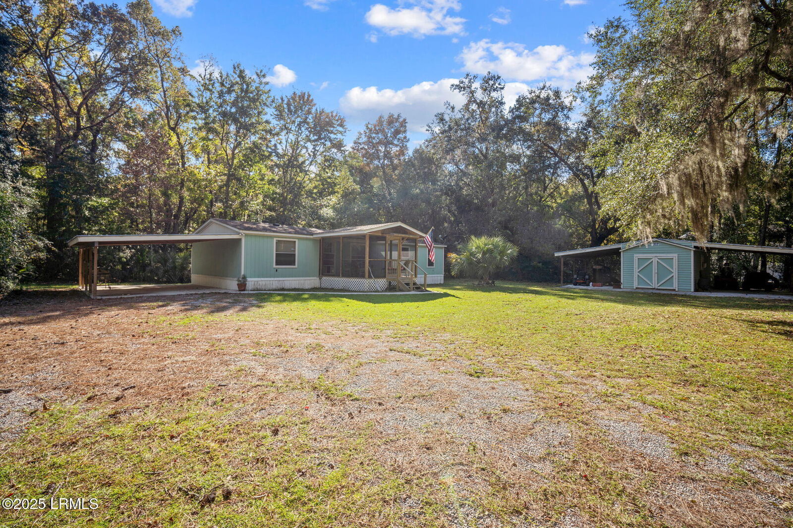 Property Photo: 976 Sams Point Road SC 29907
