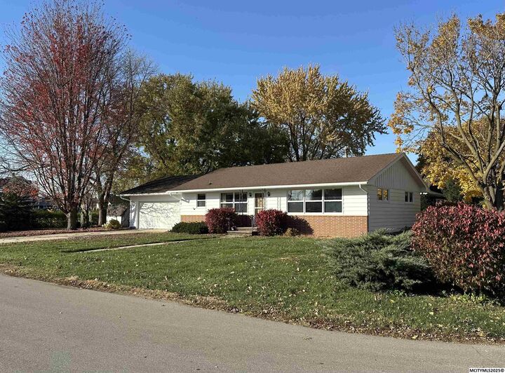 Property Photo: 810 6th Ave N IA 50459