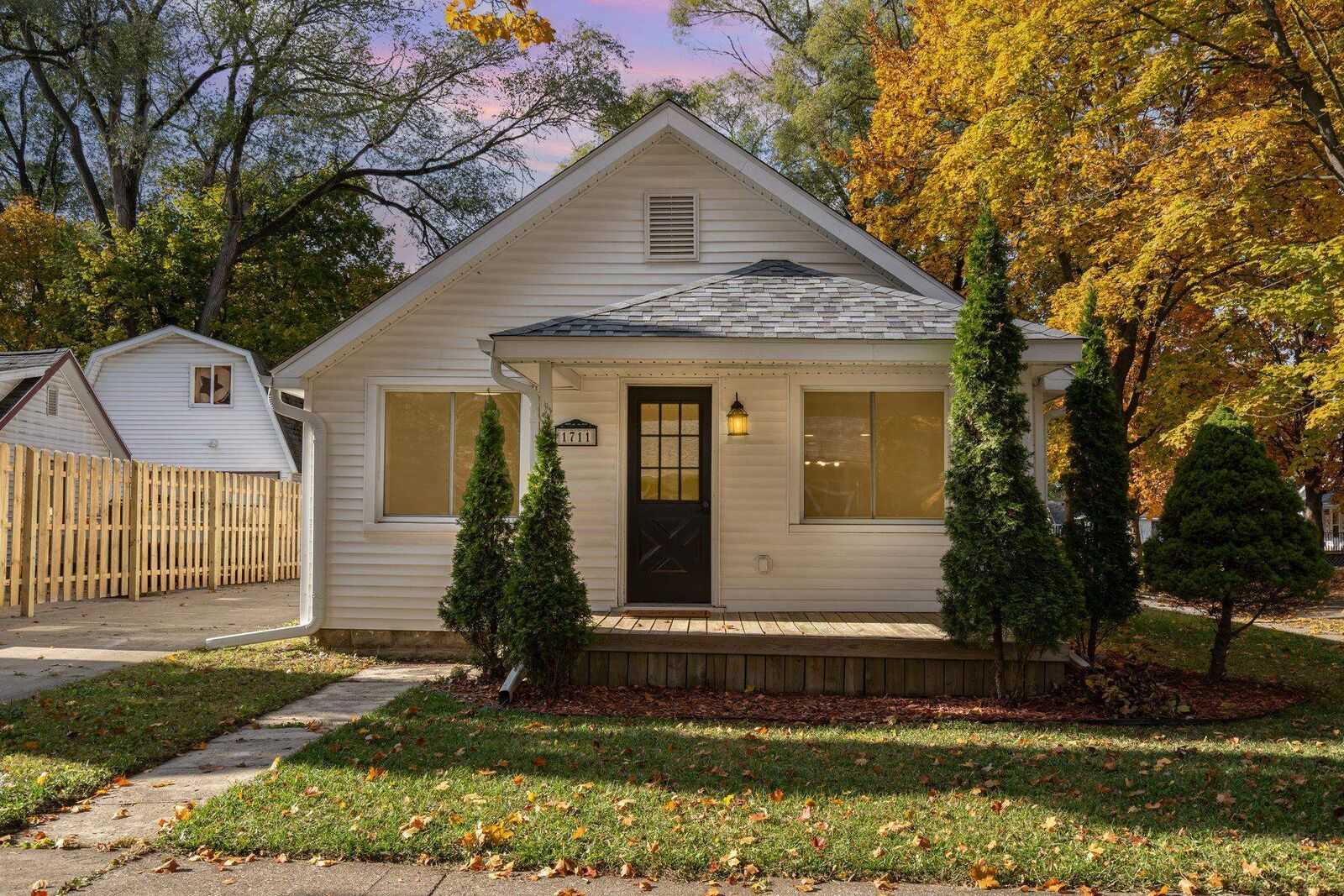 Property Photo:  1711 Adelaide  MI 48640 