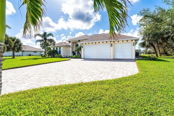 Property Photo: 592 Boundary Boulevard FL 33947