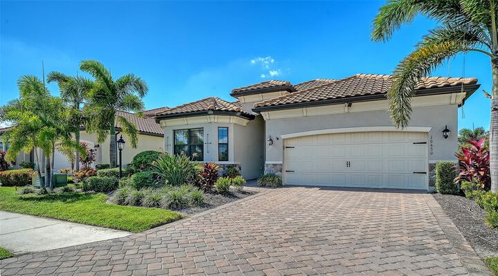 Property Photo:  16430 Hillside Circle  FL 34202