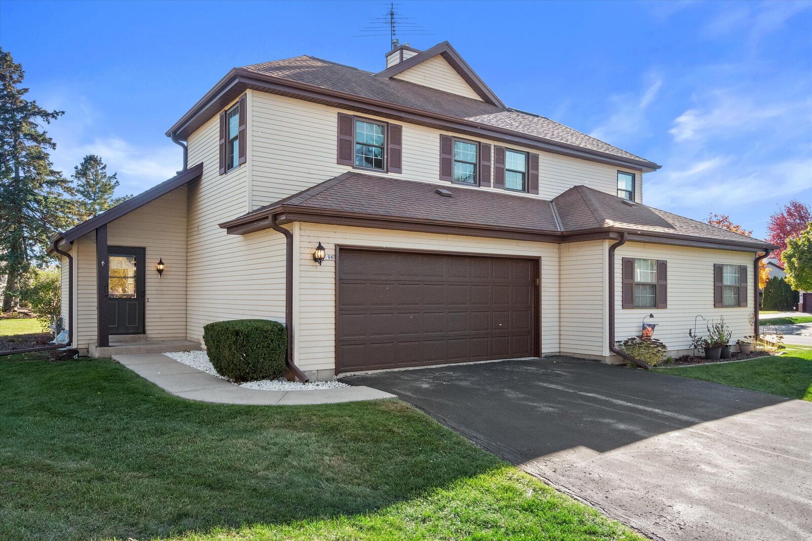 Property Photo:  8196 S Forest Hills Cir  WI 53132 