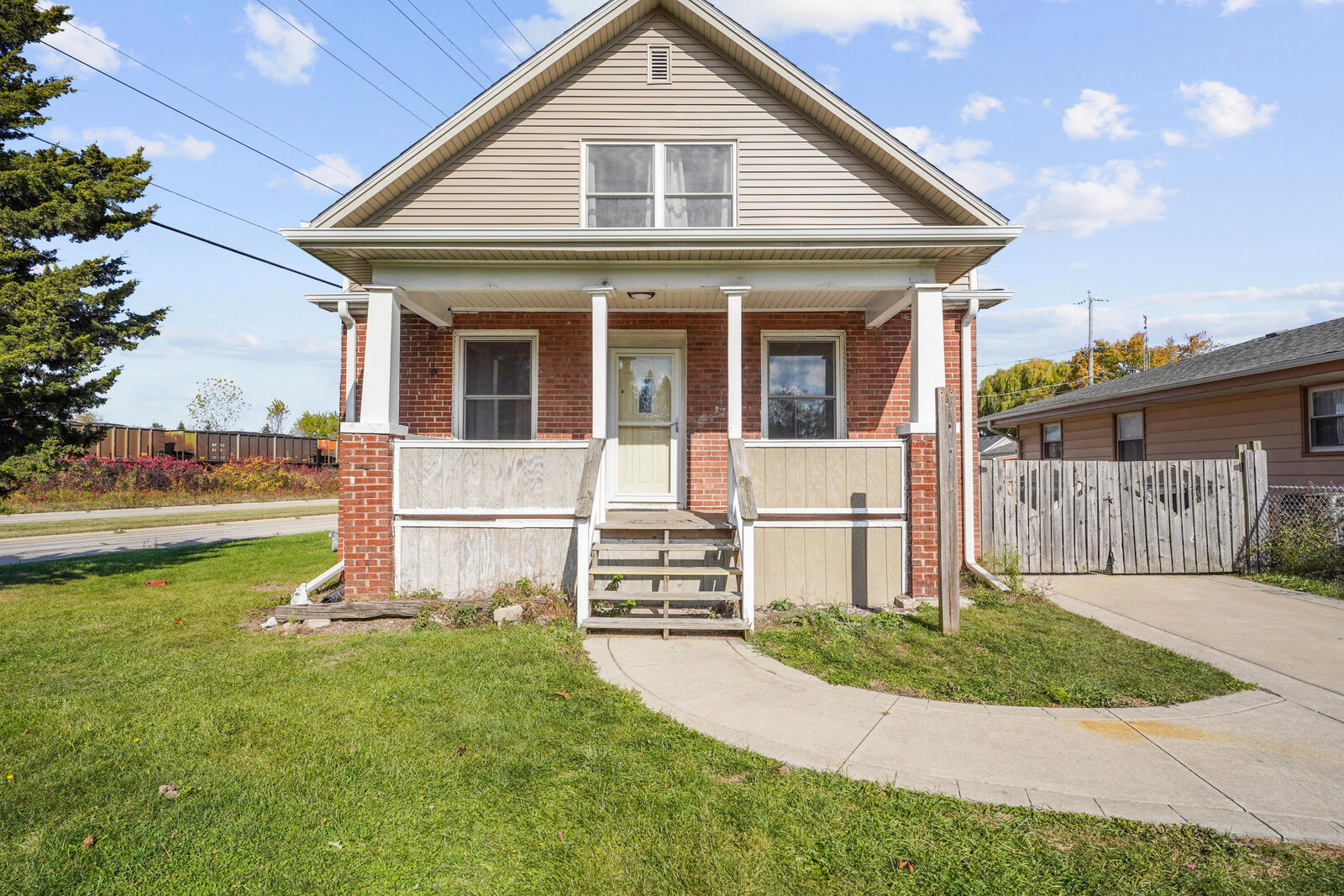 Property Photo: 1612 Bryn Mawr Ave WI 53403