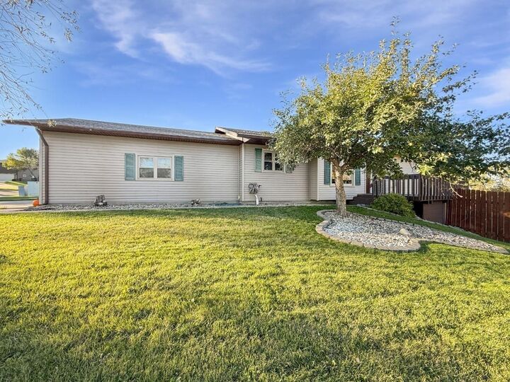 23 Moraine Point  Minot ND 58703 photo