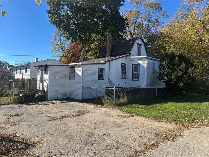 Property Photo:  1901 Elim Avenue  IL 60099