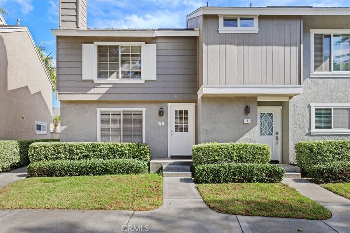 Property Photo:  7 Thicket  CA 92614 