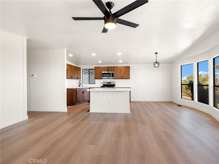 Property Photo:  633 Cholla  CA 92372 