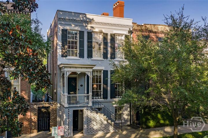 Property Photo: 208 E Liberty Street GA 31401