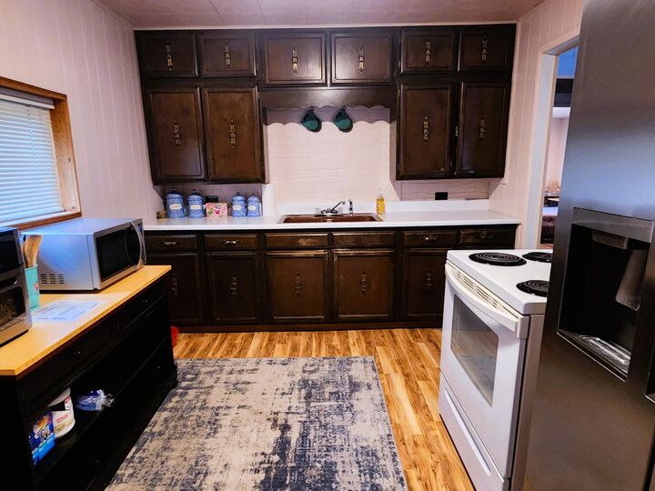 Property Photo: 980 Kalmia St WA 99141