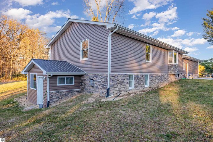 Property Photo: 330 W Broomfield Road MI 48858