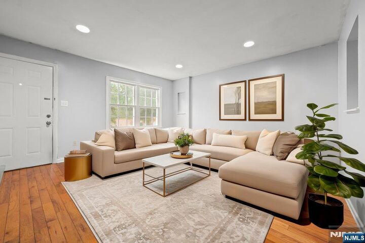 Property Photo:  12 Bayview Avenue  NJ 07305 