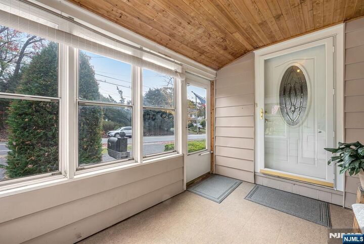 Property Photo:  431 Goffle Road  NJ 07481 