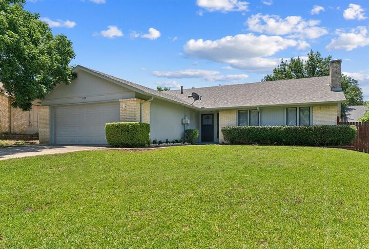 Property Photo: 1109 Paluxy Court TX 75028