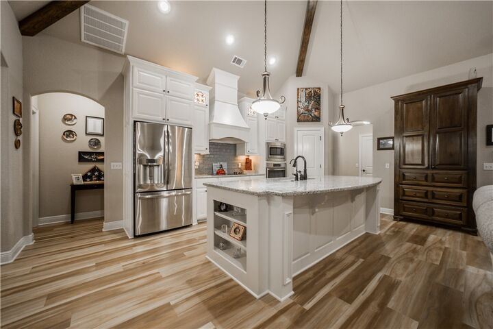 Property Photo: 5704 SW Gunstock Road AR 72713