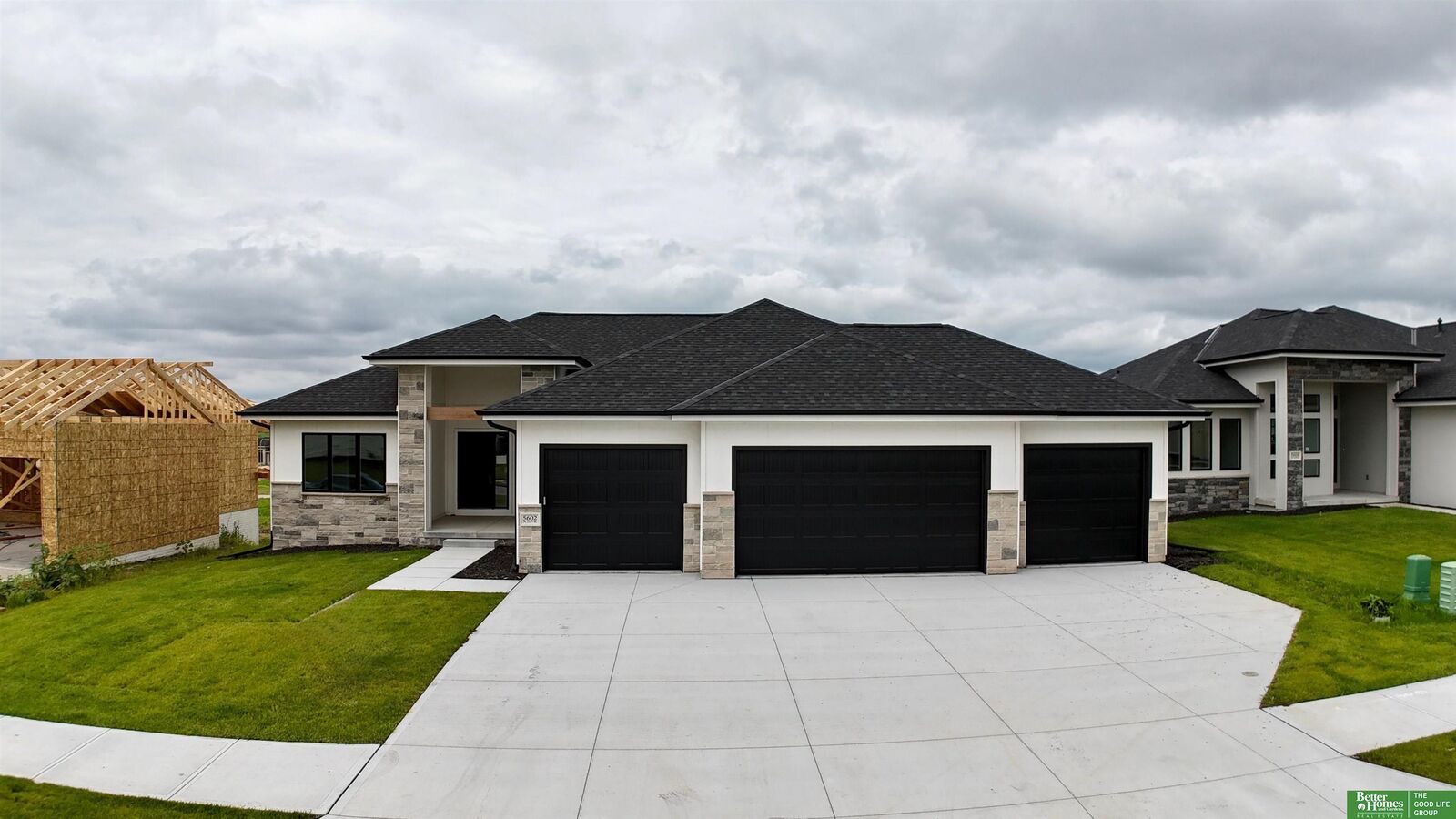 Property Photo:  5602 N 212th Street  NE 68022 