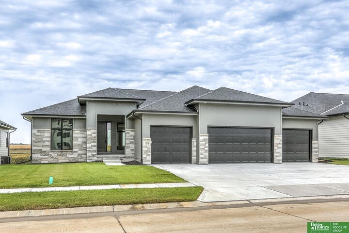 5528 N 213th Avenue  Elkhorn NE 68022 photo