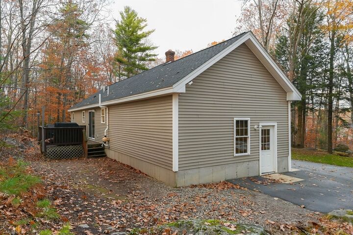 Property Photo:  35 Hillside Dr  MA 01475 