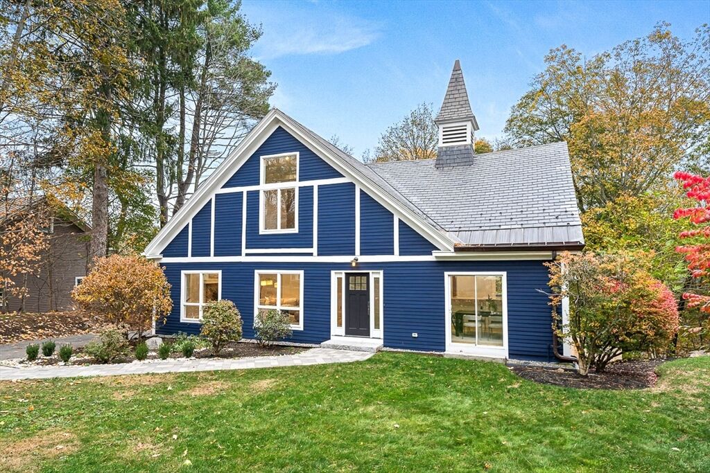 Property Photo:  7 Cliff Rd  MA 02481 