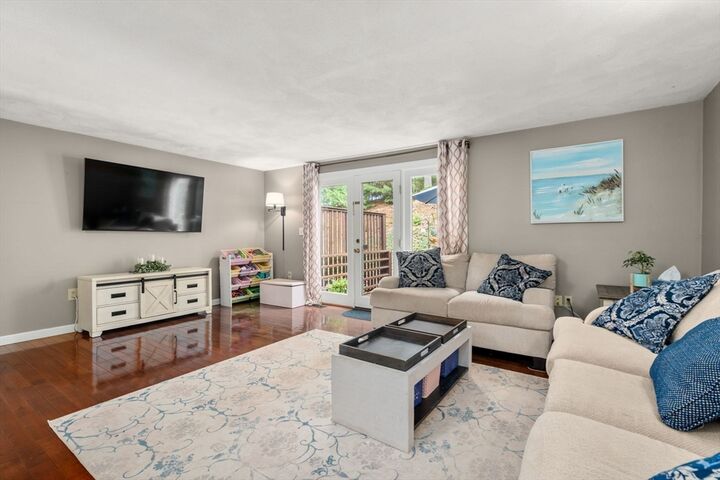 Property Photo: 10 Oak Ridge Drive 5 MA 01754