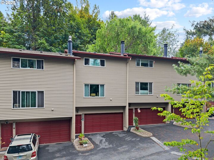 Property Photo: 24066 NE Treehill Dr OR 97060