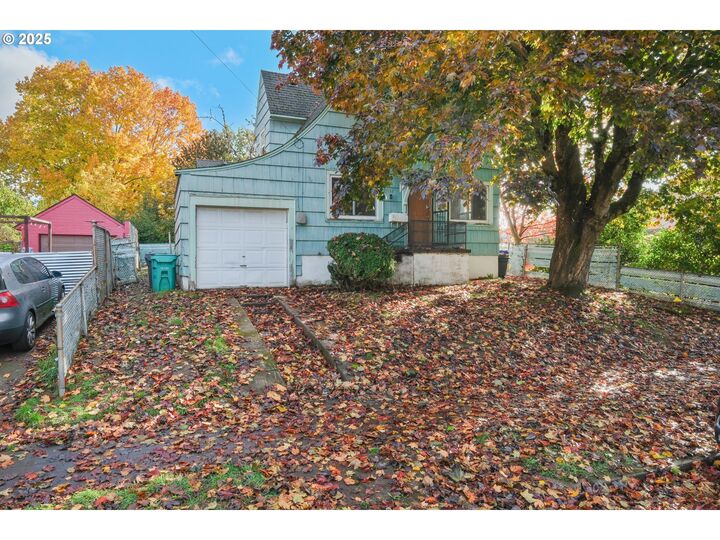 Property Photo:  3934 NE Mallory Ave  OR 97212 