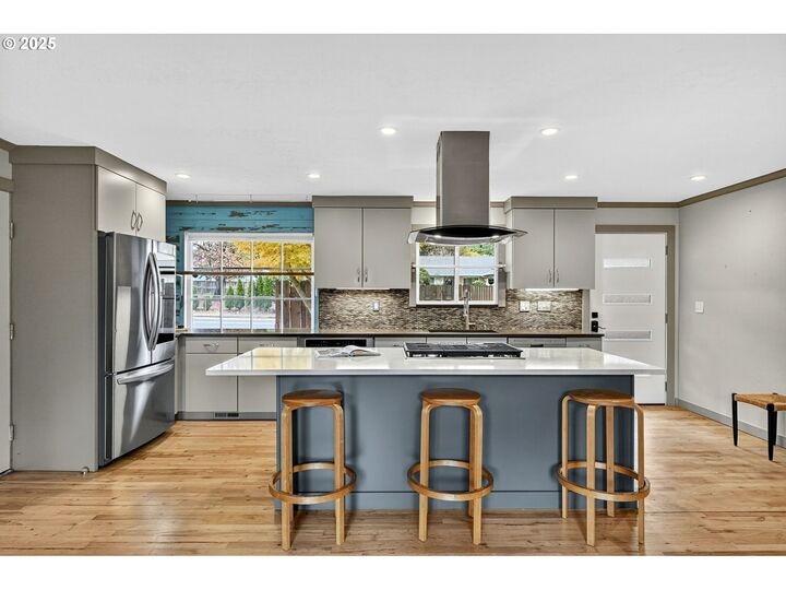 Property Photo: 830 NE 172nd Ave OR 97230