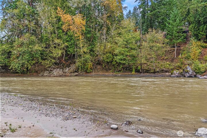 Property Photo:  1703  Tower Road  WA 98611 