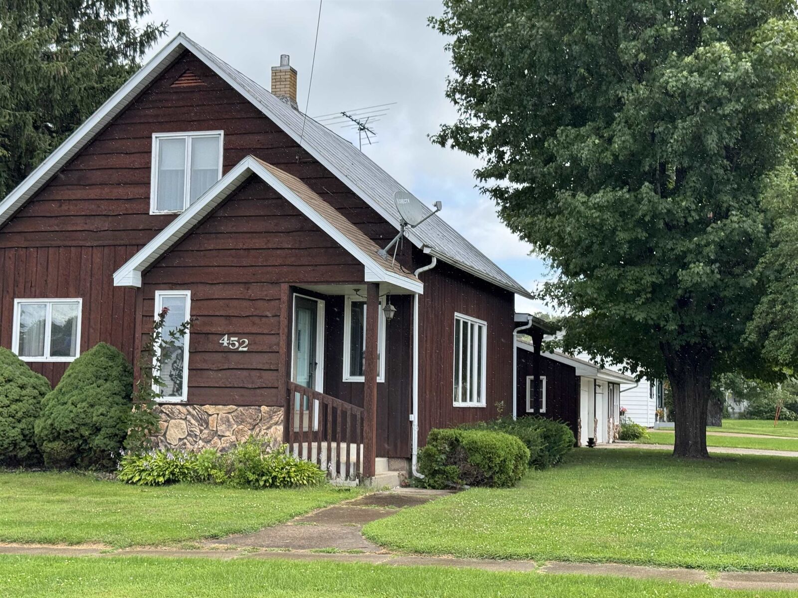 Property Photo: 452 Mill Street WI 54949-9260