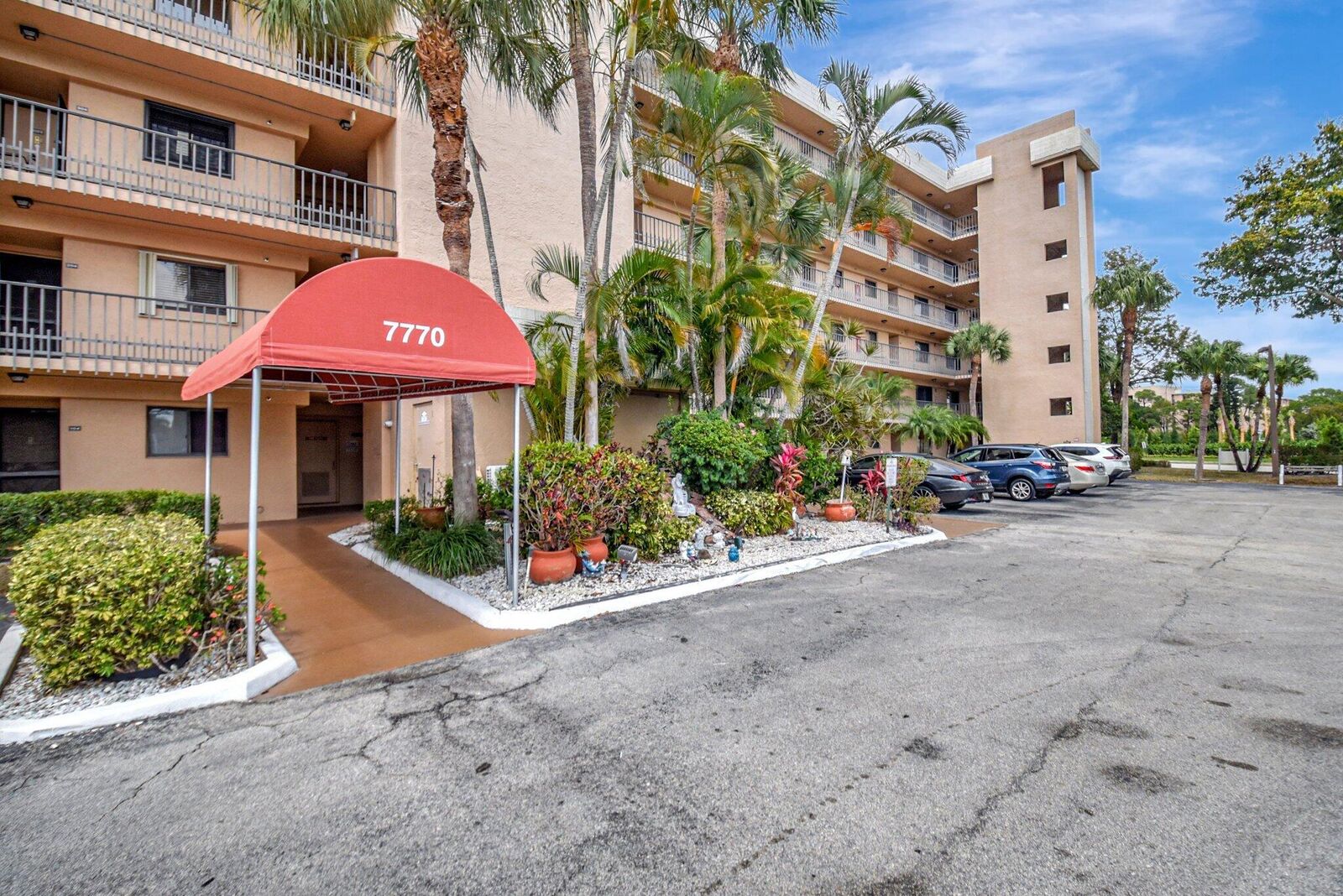 Property Photo:  7770 Tahiti Lane 306  FL 33467