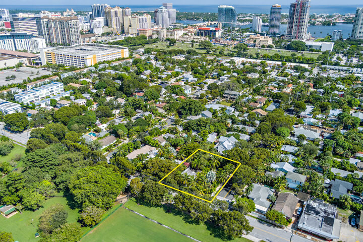 Property Photo:  1412 Lake Avenue  FL 33401 