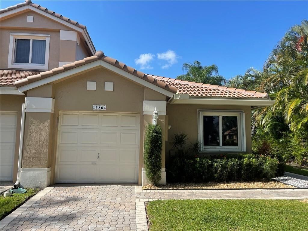 Property Photo: 15864 SW 10th Street FL 33027