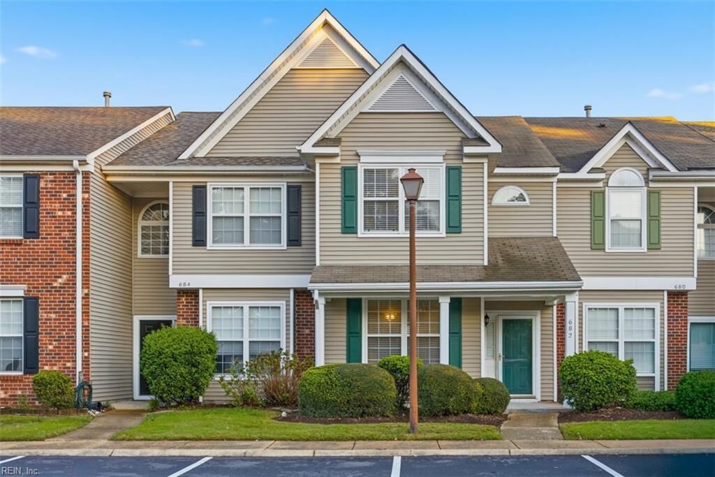 Property Photo: 682 Windbrook Circle Cir VA 23602