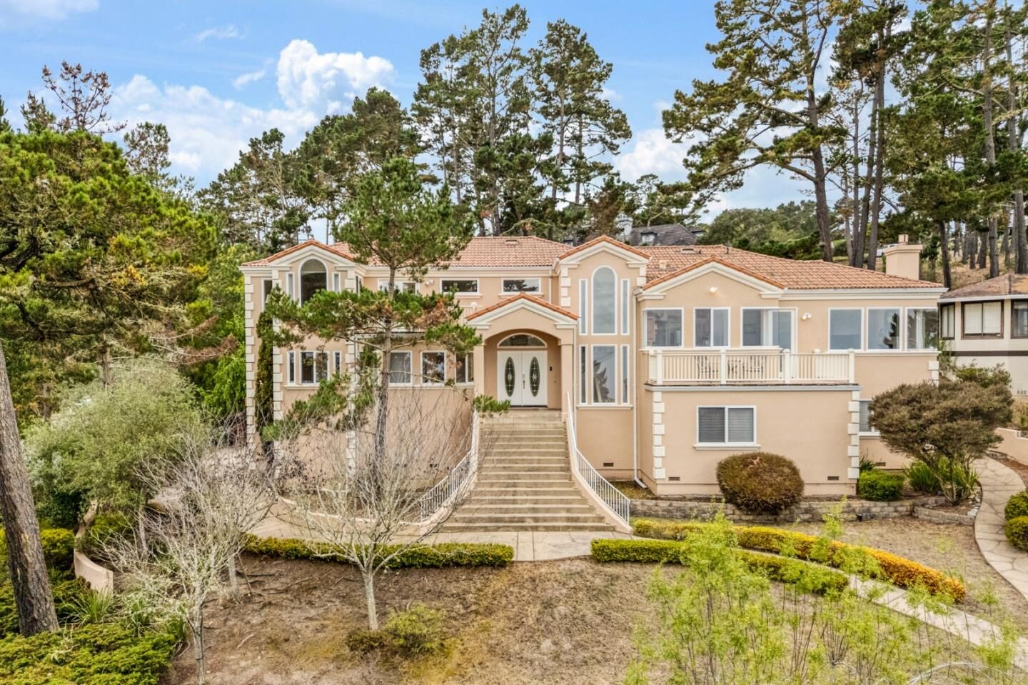 Property Photo:  1 Overlook Place  CA 93940