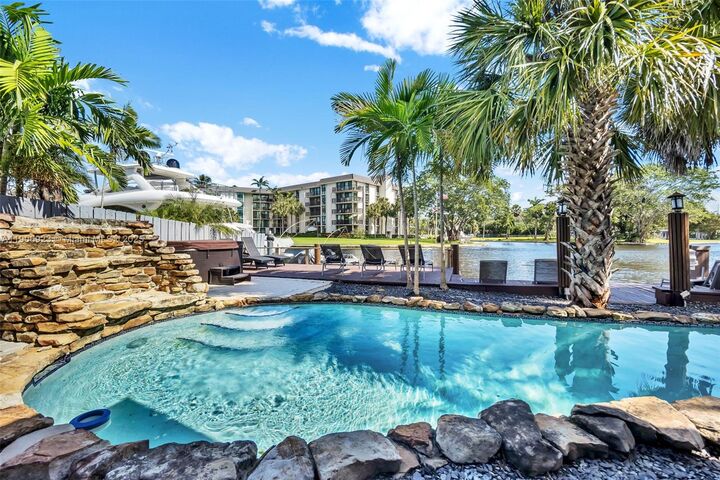 1030 SW 14th Ter  Fort Lauderdale FL 33312 photo