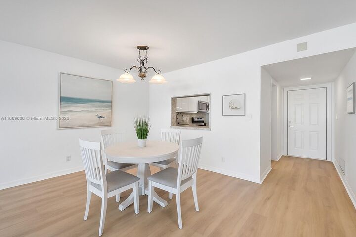 Property Photo:  3111 NE 51st St 202C  FL 33308 