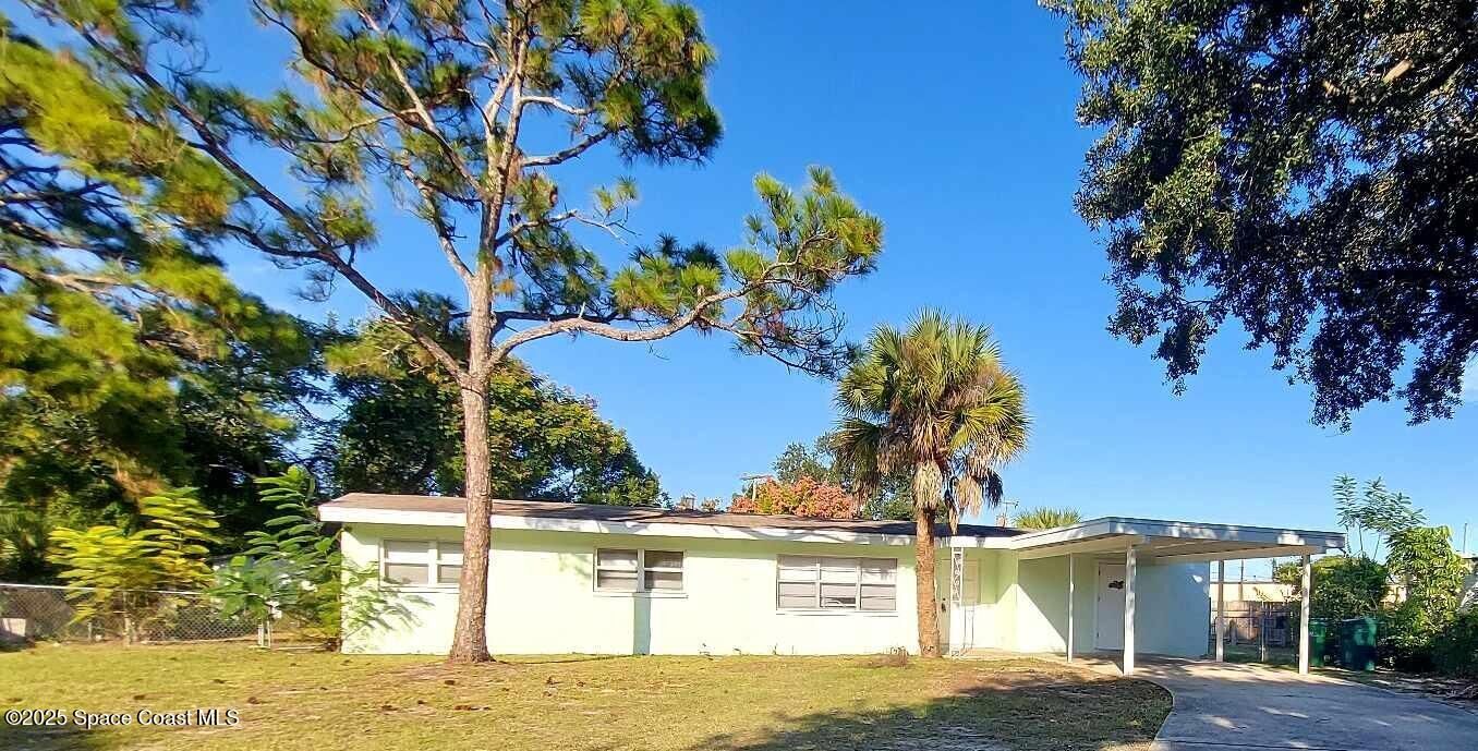Property Photo: 814 Warren Avenue FL 32922