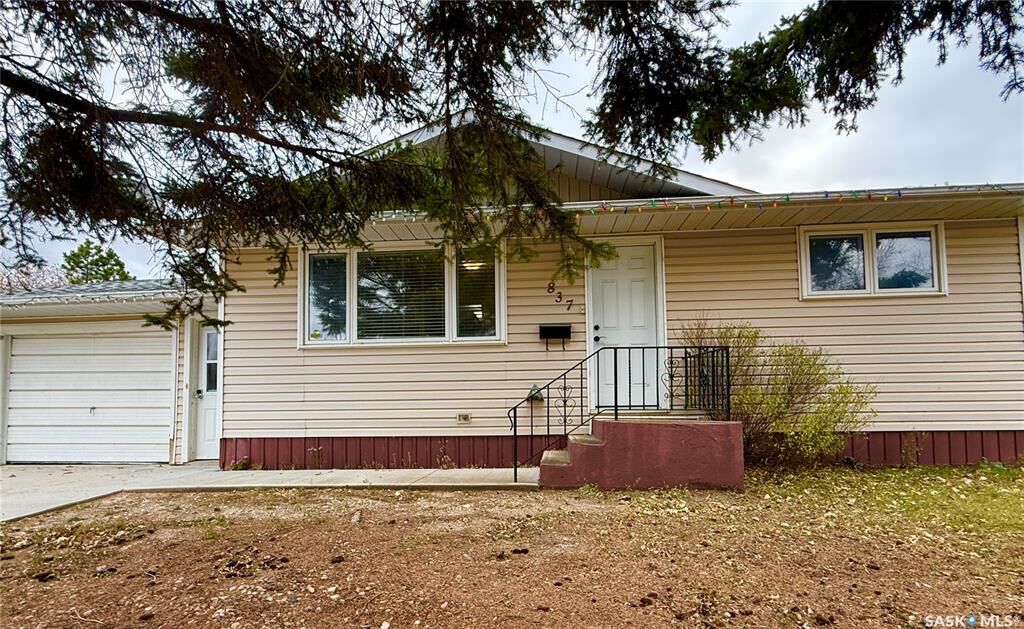 Photo de la propriété:  837 14th Street  SK S0K 2A0 