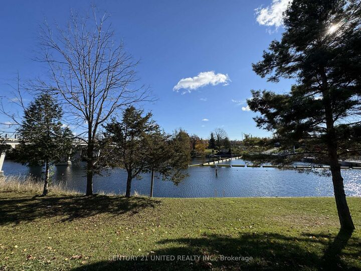 Photo de la propriété:  811 Morphet Avenue  ON K9J 2X7