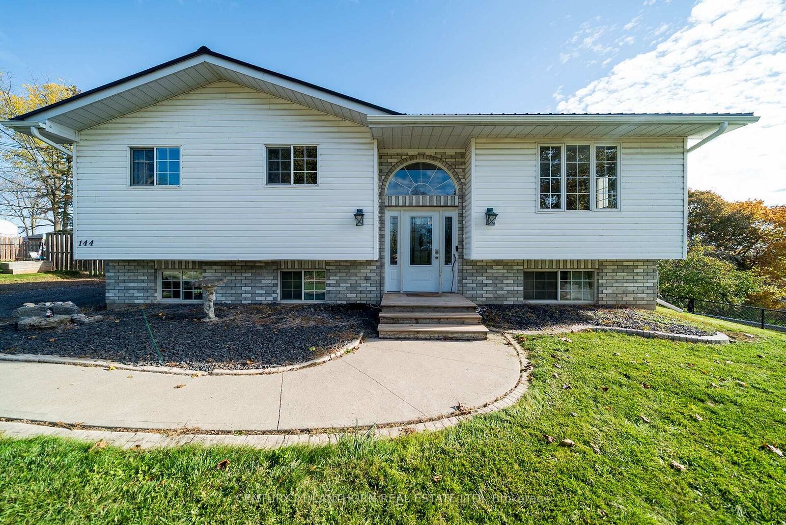 Property Photo: 144 Centre Street ON K0K 1X0