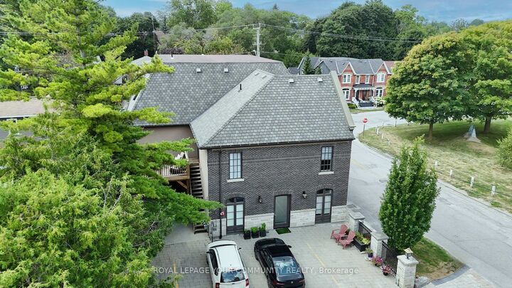 Property Photo:  42 Somerville Street  ON L4A 1G6 