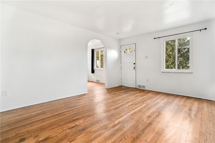 Property Photo: 1525 Collins Road PA 15221