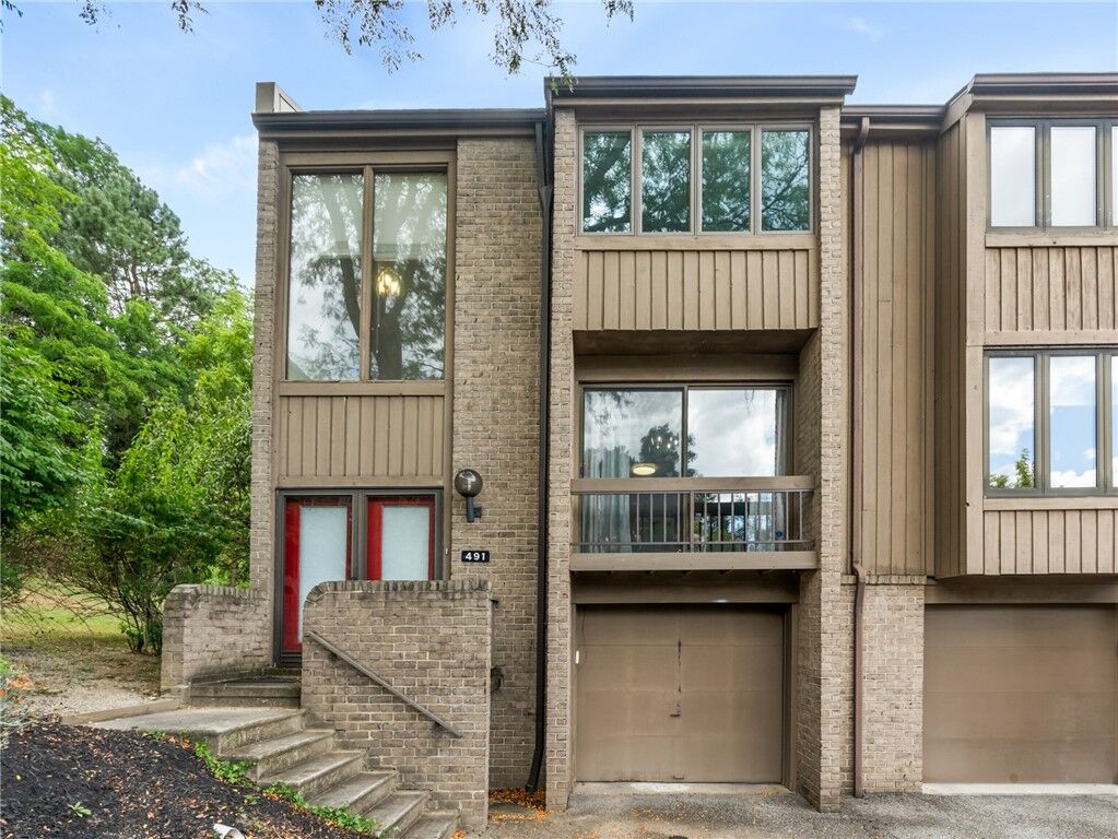 Property Photo: 491 Cherry Ct PA 15237