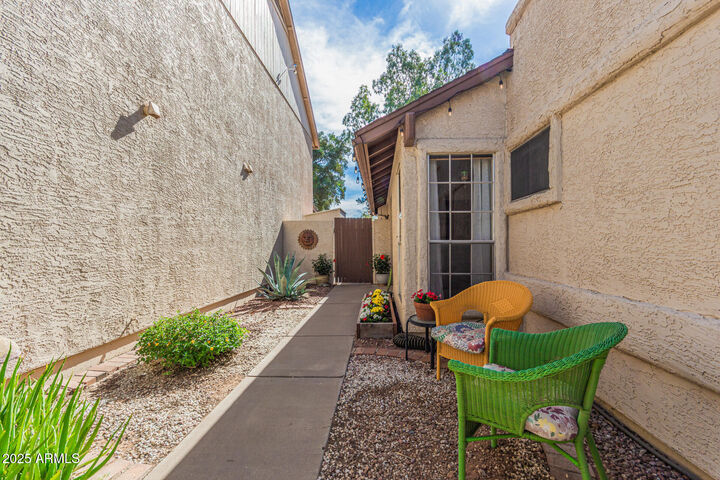 Property Photo:  1323 W Manor Street  AZ 85224 