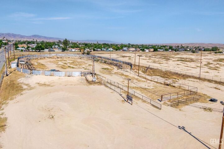 Property Photo: 116 Ash Street CA 93268